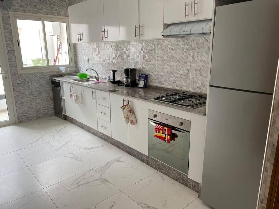 Lovely 4-Bedroom Condo With Pool 拉巴特 外观 照片